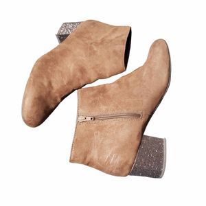 Arizona Paisley 10M Tan Sparkly Low Heel Zippered Booties Boots AS IS NO Box